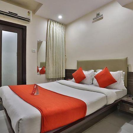 New Rajdhani Hotel Vadodara Eksteriør bilde
