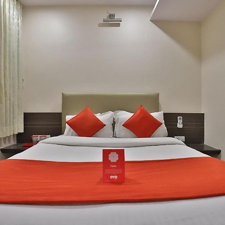 New Rajdhani Hotel Vadodara Eksteriør bilde