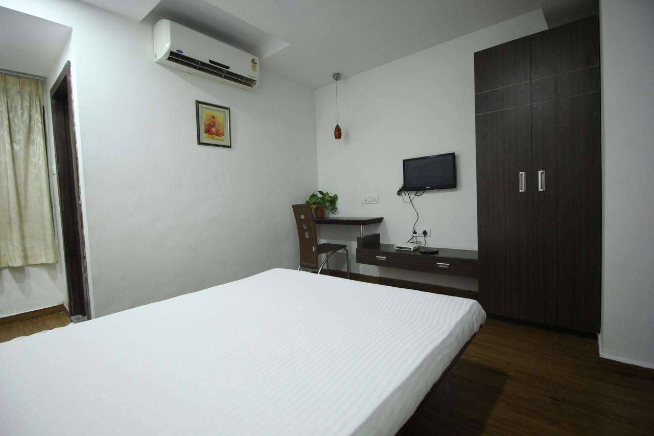New Rajdhani Hotel Vadodara Eksteriør bilde