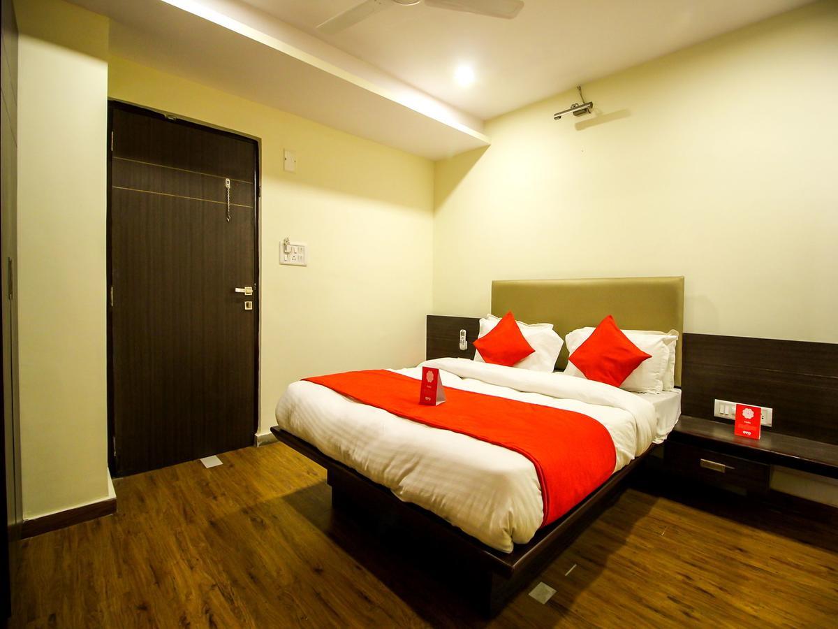 New Rajdhani Hotel Vadodara Eksteriør bilde