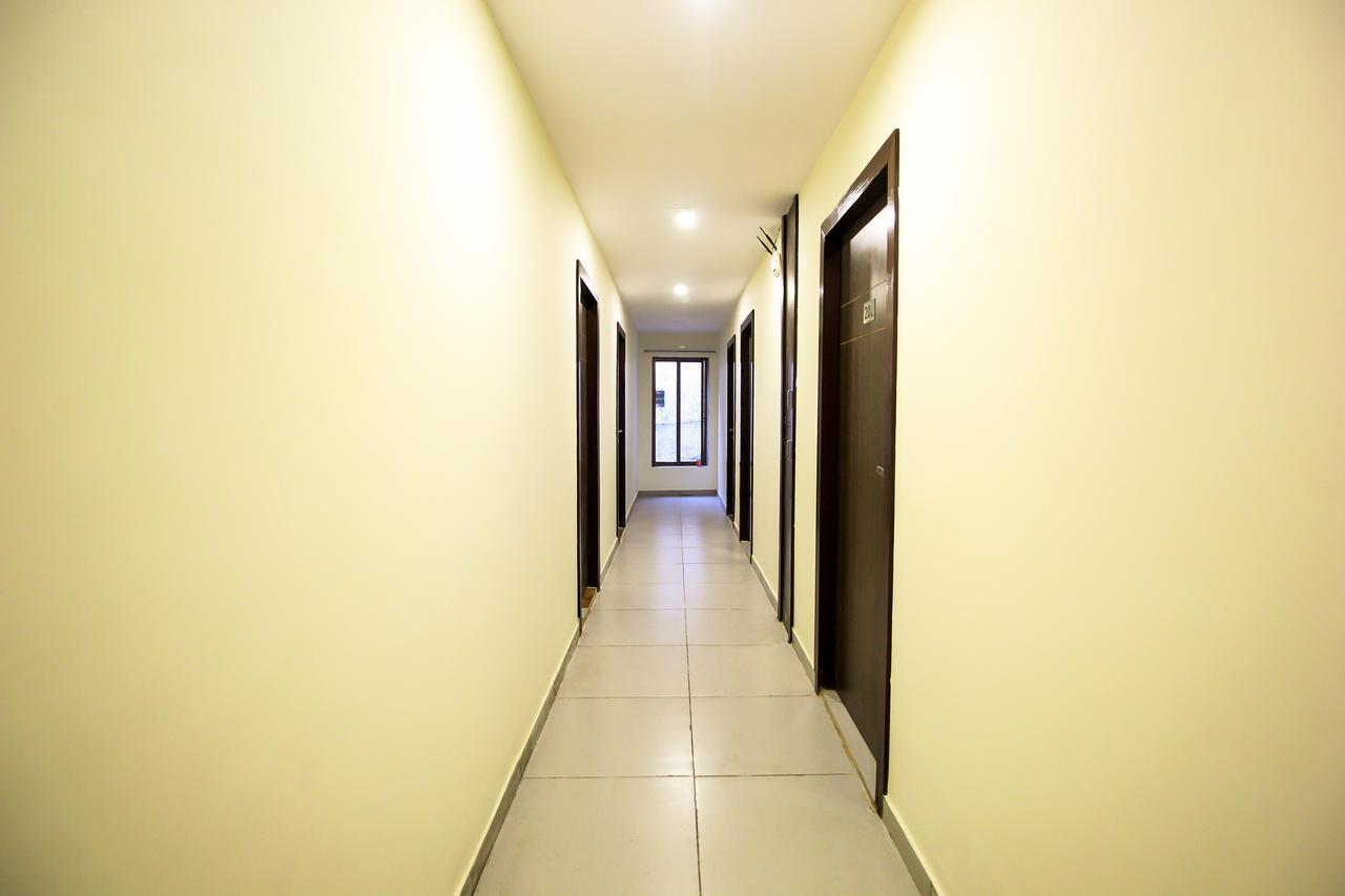 New Rajdhani Hotel Vadodara Eksteriør bilde