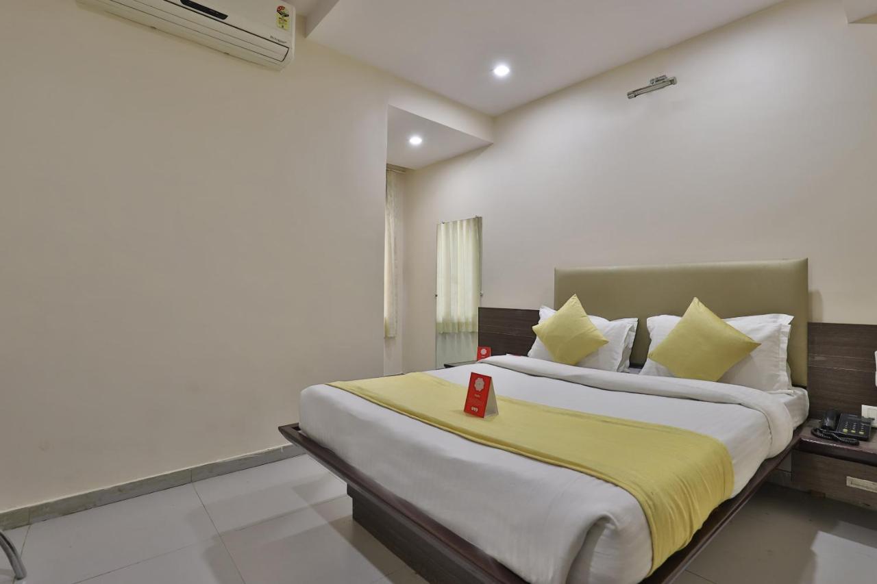 New Rajdhani Hotel Vadodara Eksteriør bilde